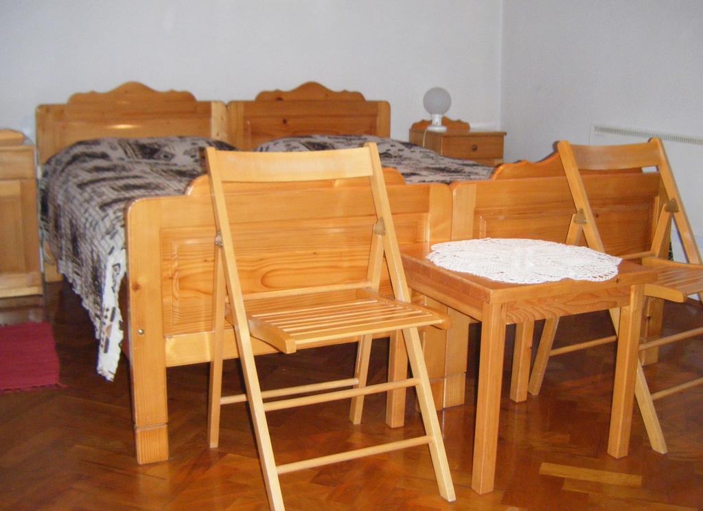 Guest House Kmetija Dane Exterior photo